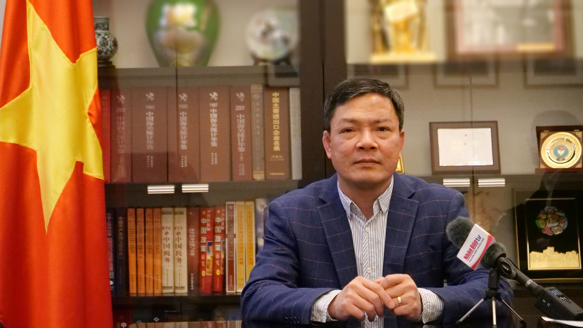 越南驻华大使馆商务参赞农德来。